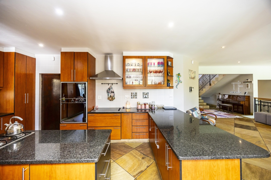 5 Bedroom Property for Sale in Beacon Bay Eastern Cape